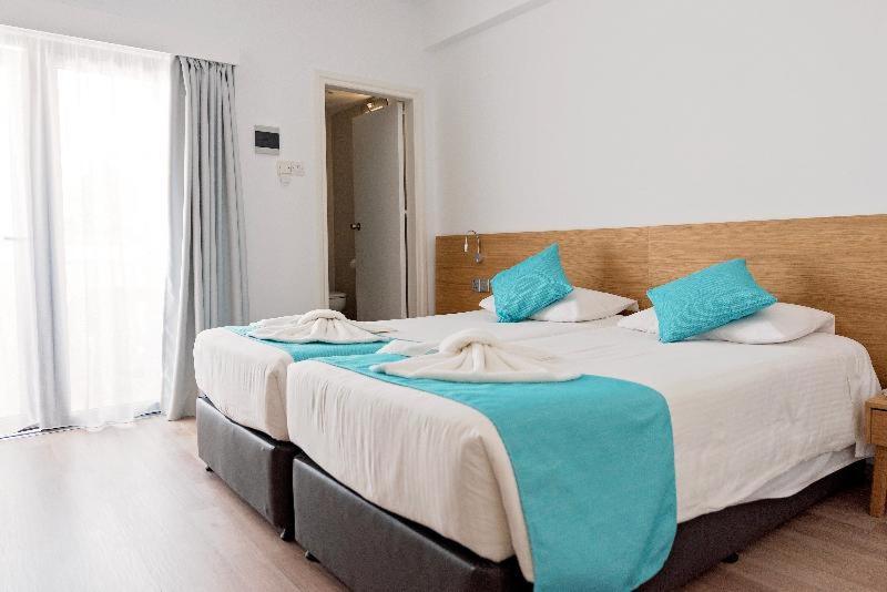 スタンダードルーム, Pyramos