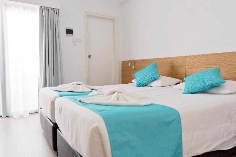 スタンダードルーム, Pyramos