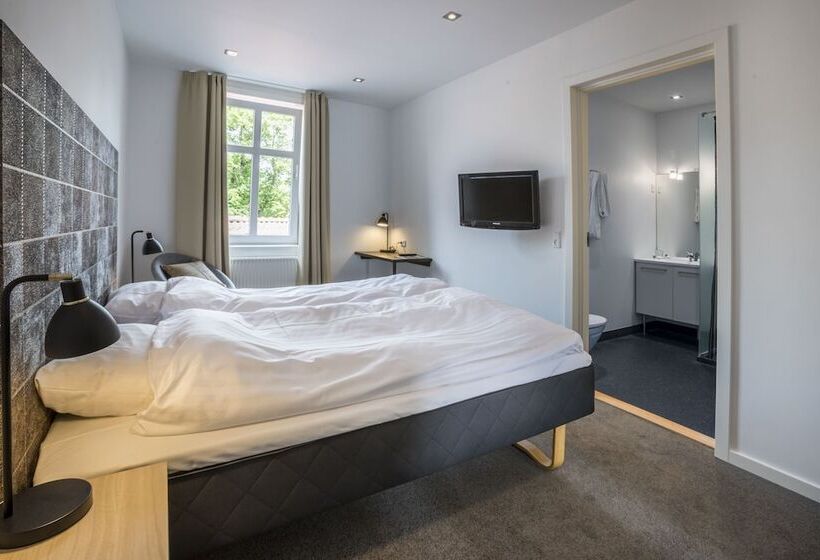 غرفة قياسية, Ry