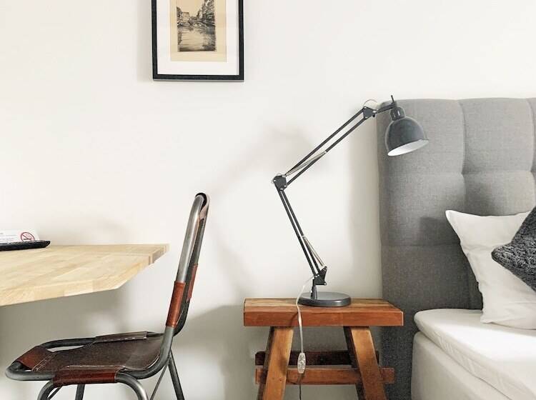 غرفة سوبيريور, Ry