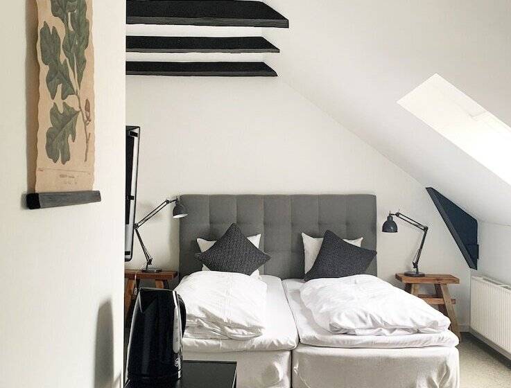 غرفة سوبيريور, Ry