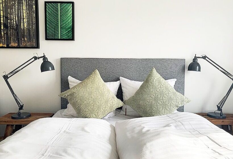 غرفة سوبيريور, Ry