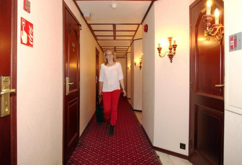 スタンダードルーム, Astor