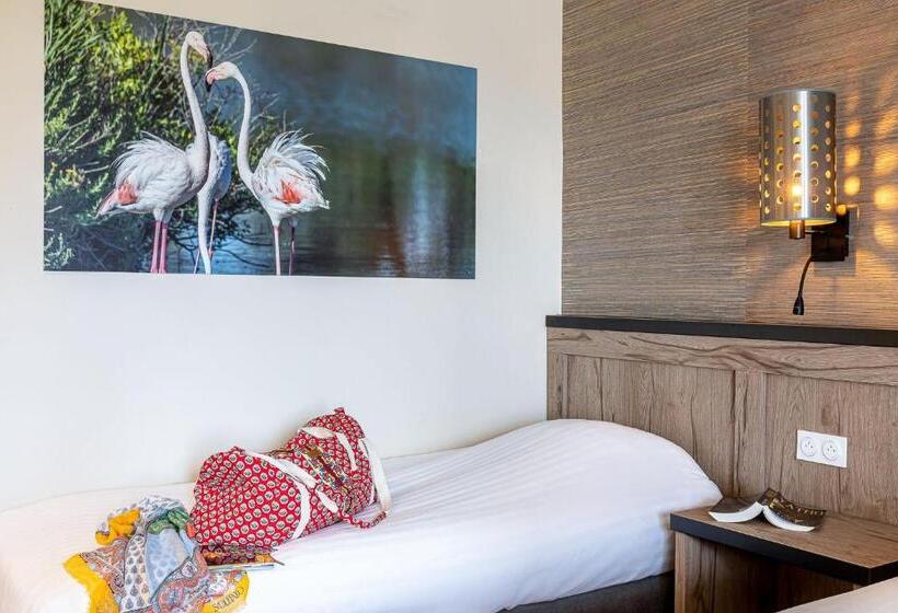 غرفة قياسية ثلاثية, Les Bains Gardians