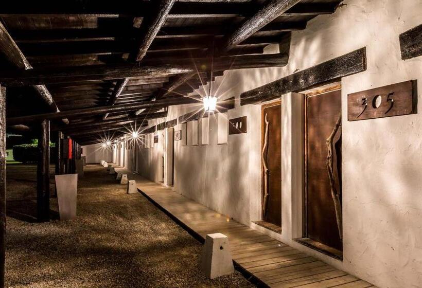 غرفة عائلية, Les Bains Gardians