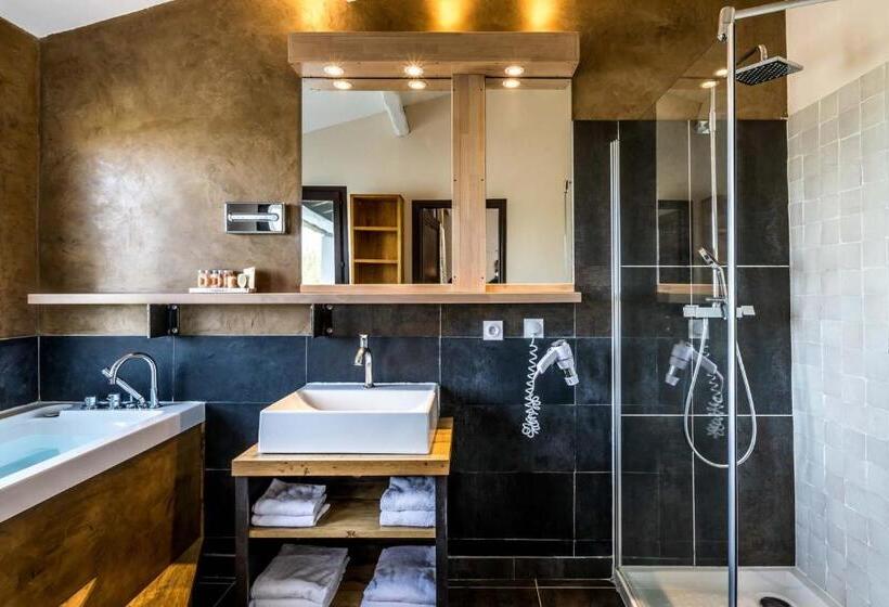 غرفة عائلية, Les Bains Gardians