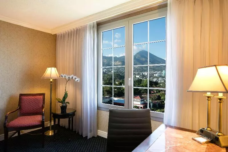 اتاق سوپریور با تخت بزرگ, Barcelo San Salvador