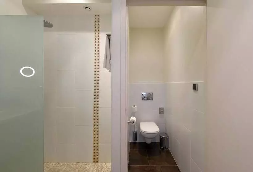 コンフォートルーム, Best Western Plus La Corniche