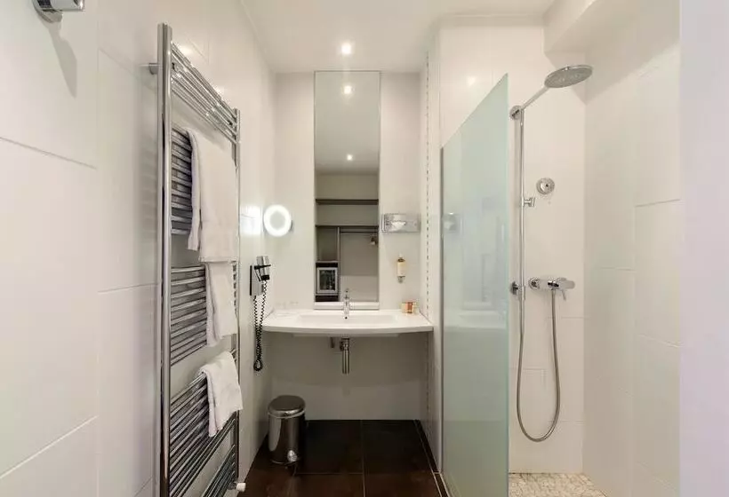 コンフォートルーム, Best Western Plus La Corniche