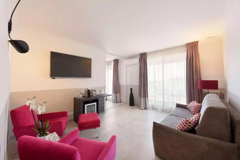 オーシャンビュースイート, Best Western Plus La Corniche