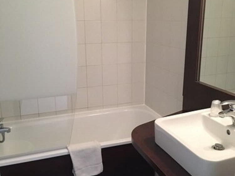 Номер Стандарт Двуспальная Кровать, Campanile Perpignan Nord Aéroport