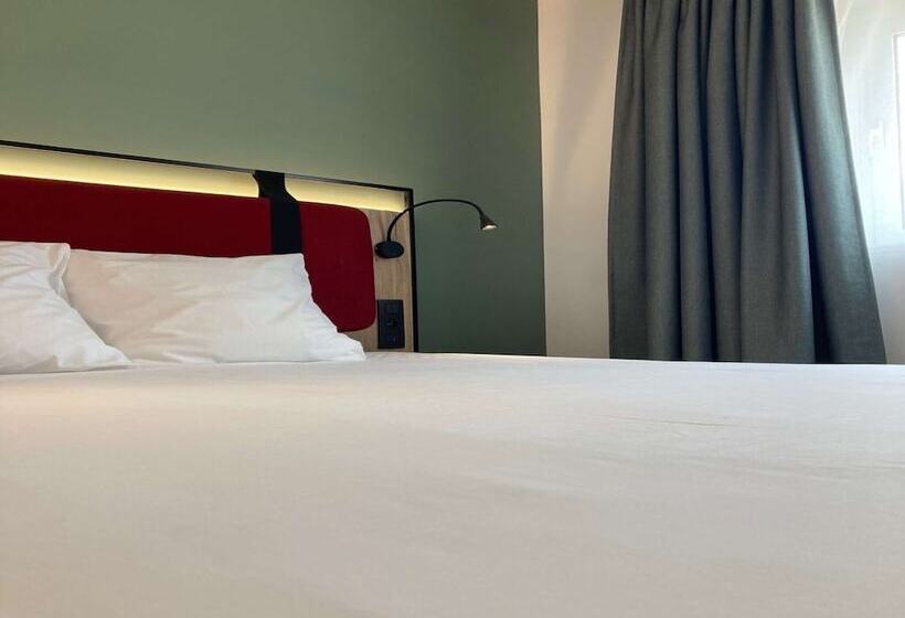 Номер Стандарт Двуспальная Кровать, Campanile Perpignan Nord Aéroport