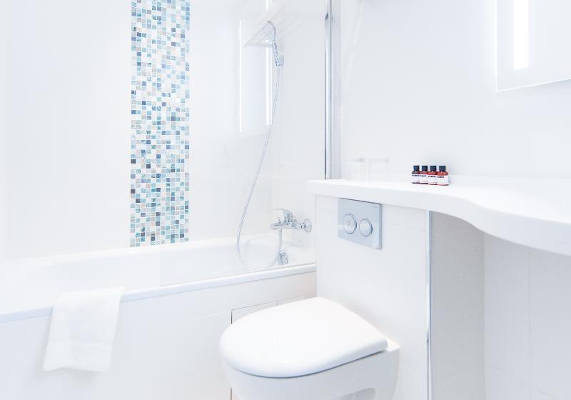 スタンダードトリプルルーム, Bleu De Grenelle Tour Eiffel