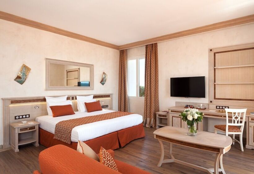 테라스 스위트, Airelles Château De La Messardière