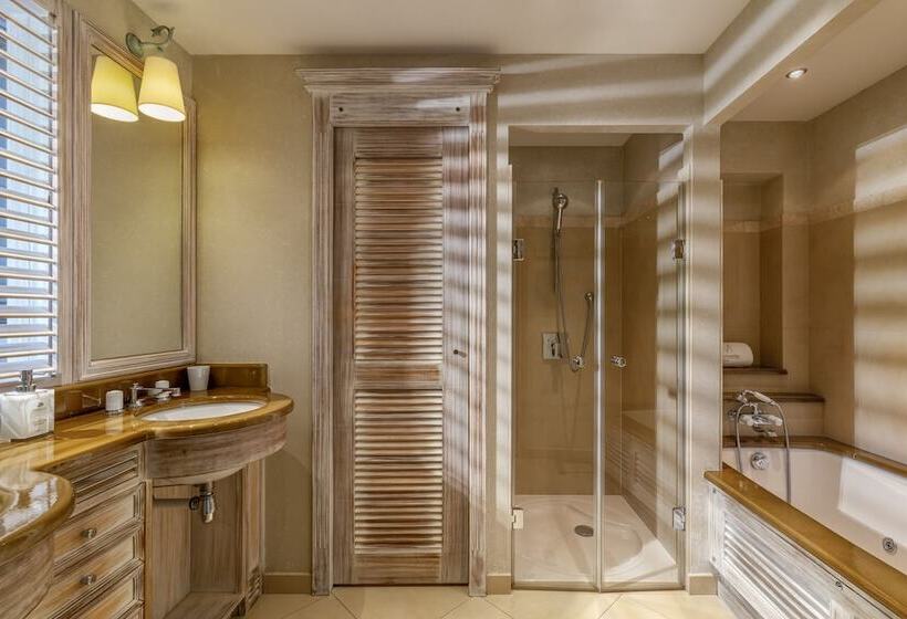 디럭스 룸, Airelles Château De La Messardière