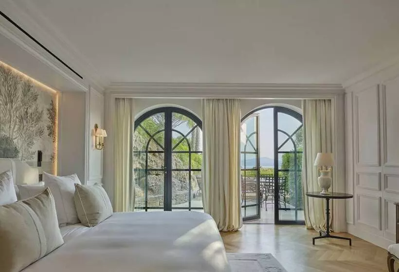 プール付きジュニアスイート, Airelles Château De La Messardière