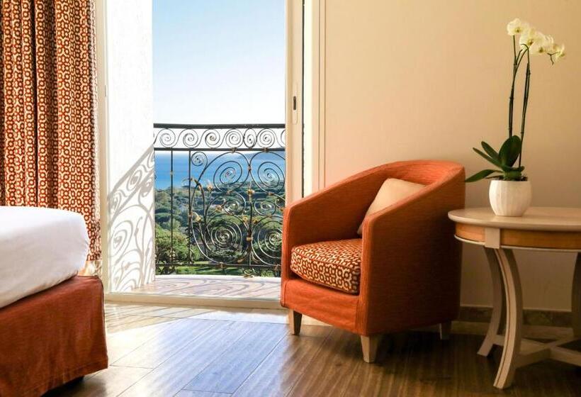 수피리어 룸 바다 전망, Airelles Château De La Messardière