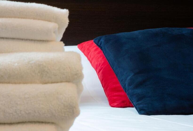 غرفة قياسية, Logis Hotel Lons Le Saunier   Restaurant Le Grill