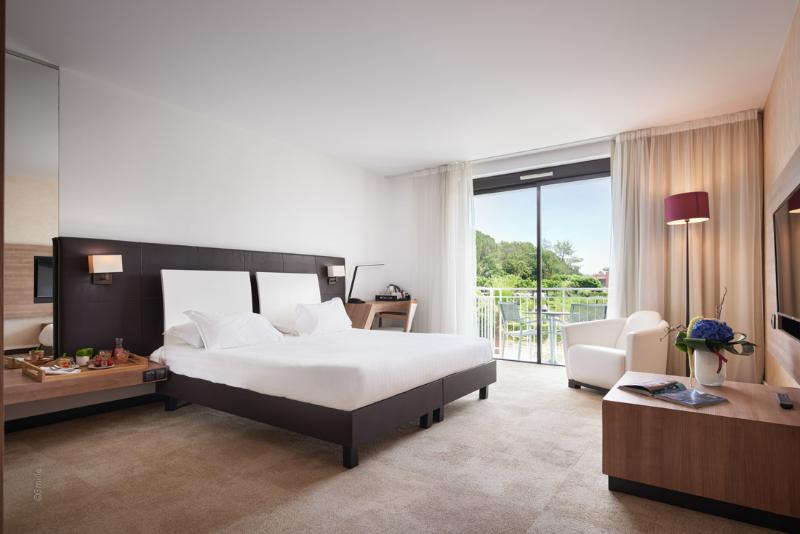 行政房间, Mouratoglou Hotel & Resort