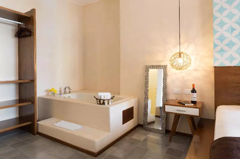 اتاق خانوادگی, Mouratoglou Hotel & Resort