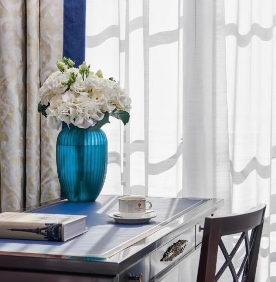 Classic room with balcony, Intercontinental Paris Le Grand, An Ihg