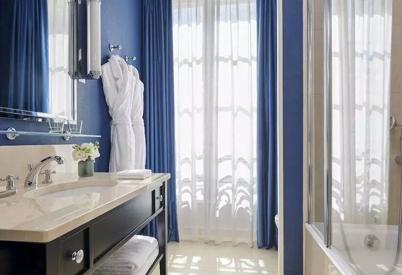 Classic room with balcony, Intercontinental Paris Le Grand, An Ihg