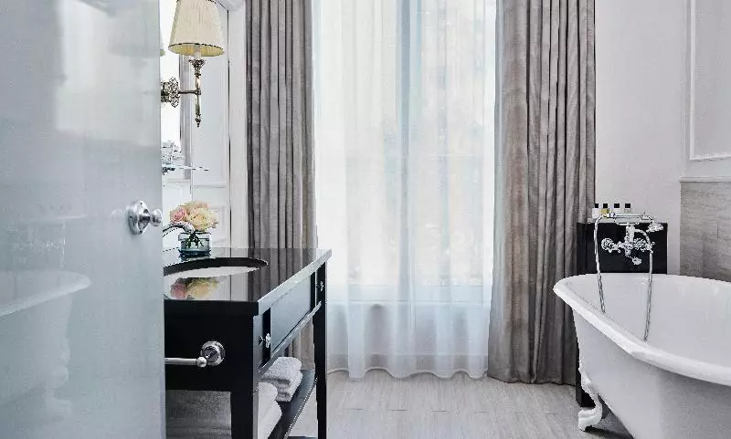 Junior Suite Lit King Size, Intercontinental Paris Le Grand, An Ihg
