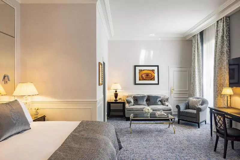 Junior Suite Lit King Size, Intercontinental Paris Le Grand, An Ihg