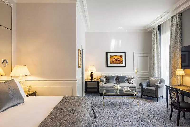 Junior Suite Lit King Size, Intercontinental Paris Le Grand, An Ihg