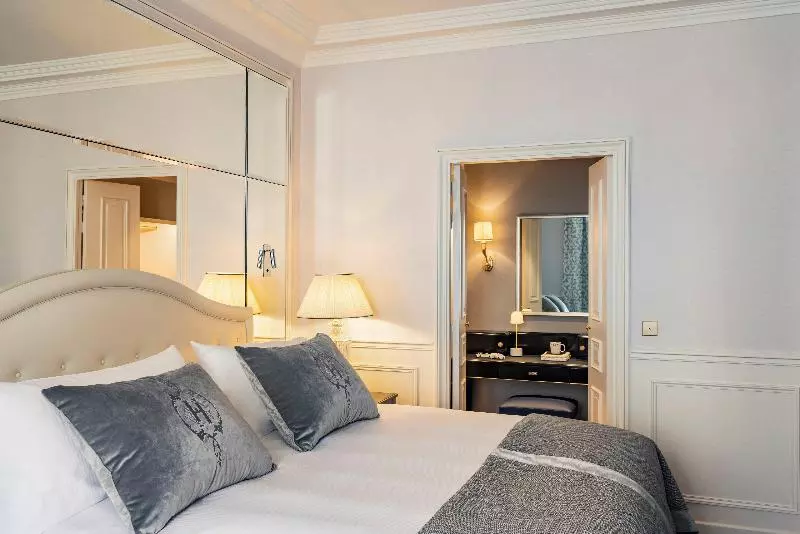 Suite Lit King, Intercontinental Paris Le Grand, An Ihg