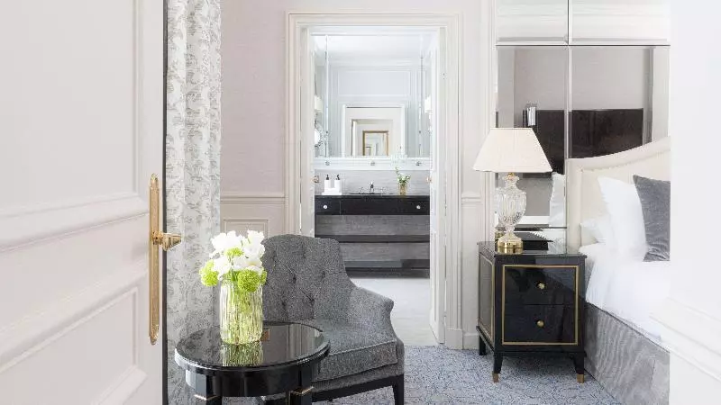 Suite Lit King, Intercontinental Paris Le Grand, An Ihg