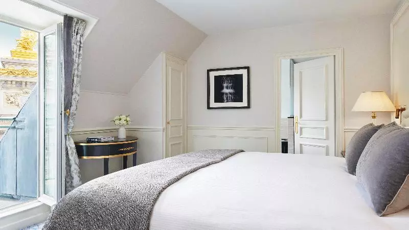 Suite Lit King, Intercontinental Paris Le Grand, An Ihg
