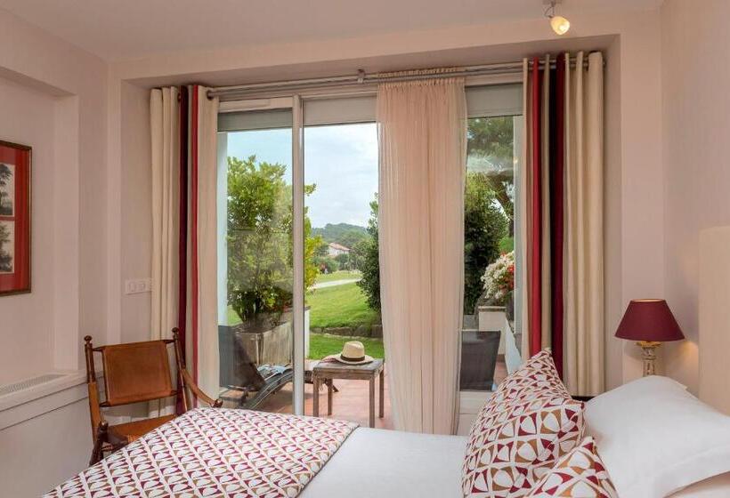 Классический Номер, Hôtel Et Résidence La Réserve