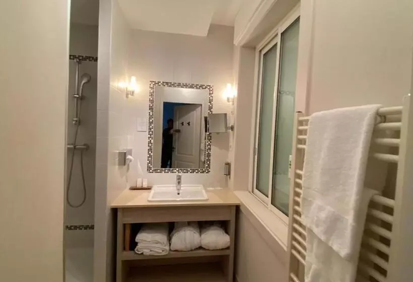 اتاق کلاب, Hôtel Et Résidence La Réserve