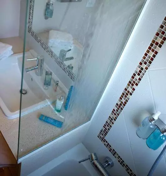 اتاق کلاب, Hôtel Et Résidence La Réserve