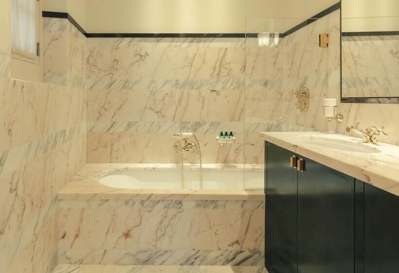 クラシックルーム, La Ponche