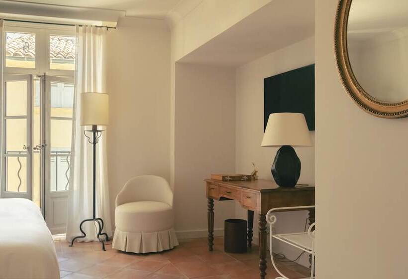 クラシックルーム, La Ponche