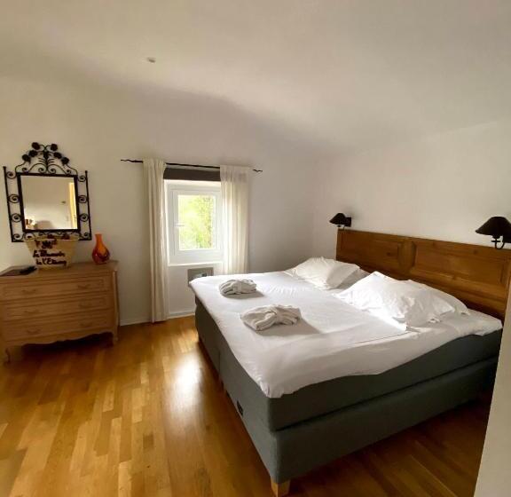 סוויטת ג'וניור, Le Manoir De L étang