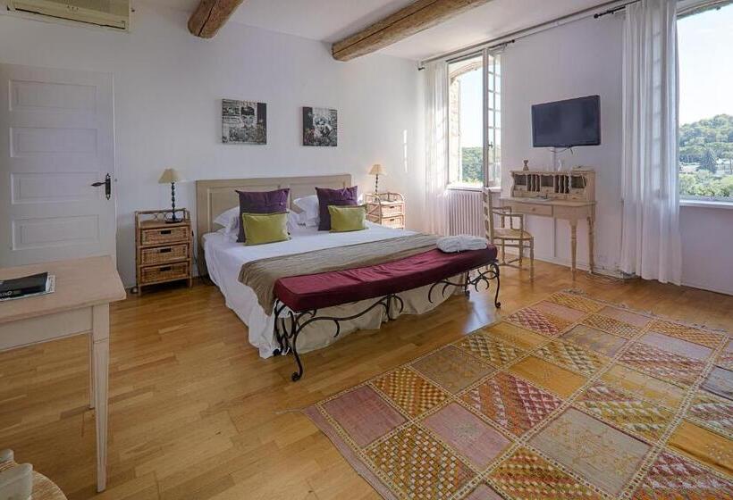 סוויטה משפחתית, Le Manoir De L étang