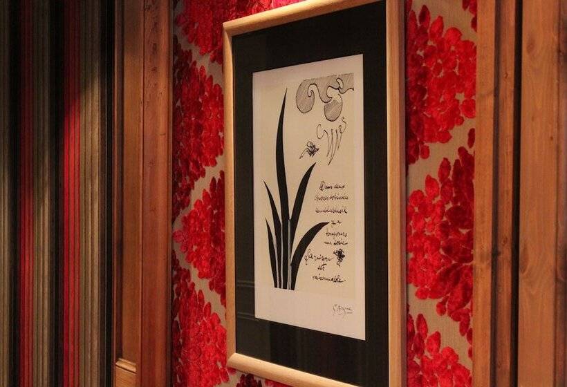 اتاق سوپریور, Prince De Conde