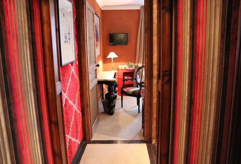 اتاق سوپریور, Prince De Conde