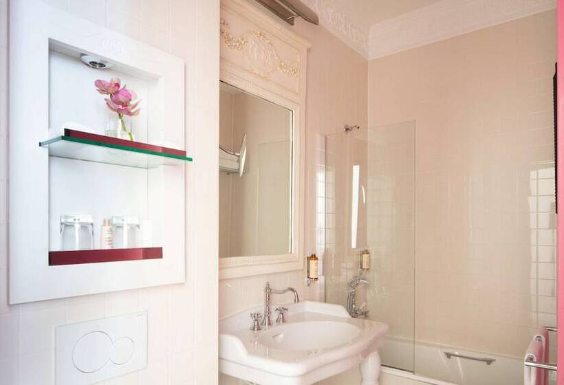 Номер Superior, Le 123 Elysees  Astotel