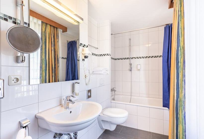 스탠다드 트리플 룸, Acora Bochum Living The City