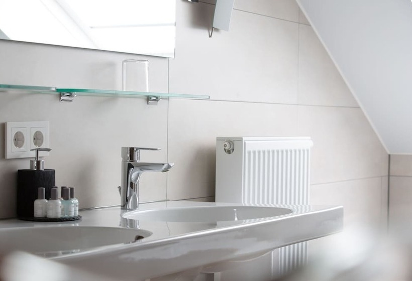 اتاق راحتی, Aramis Tagungs  Und Sport