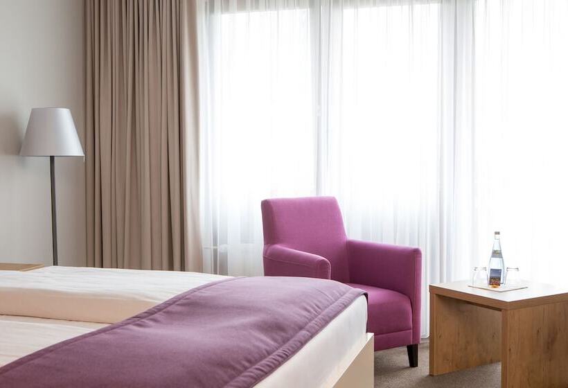 اتاق راحتی, Aramis Tagungs  Und Sport