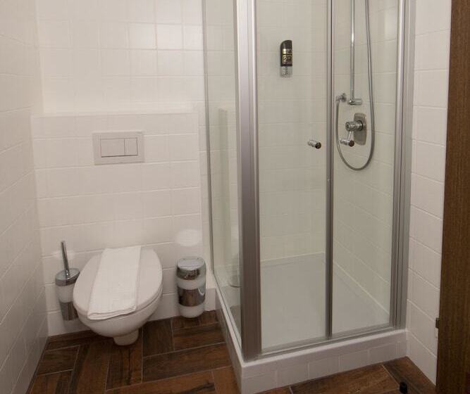 חדר סופריור יחיד, Confour