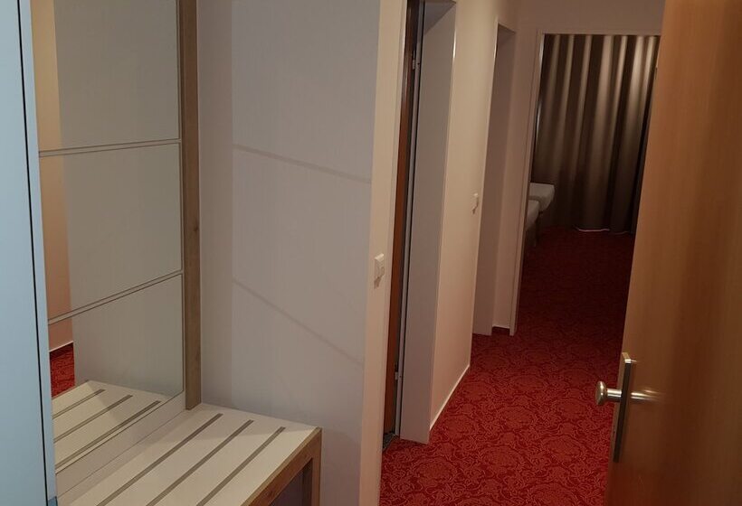 חדר סופריור יחיד, Confour