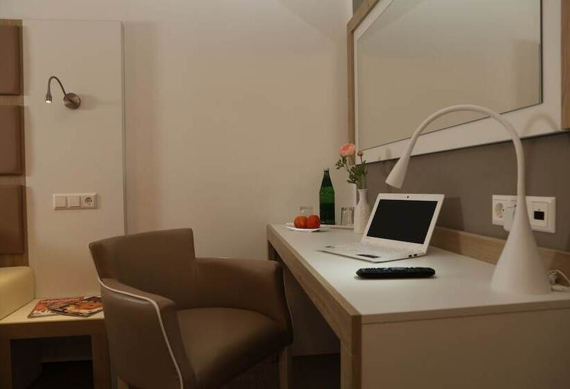 חדר דלוקס עם מרפסת, Confour