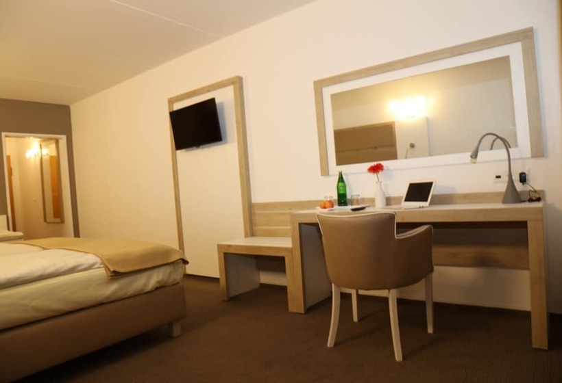 חדר סופריור, Confour