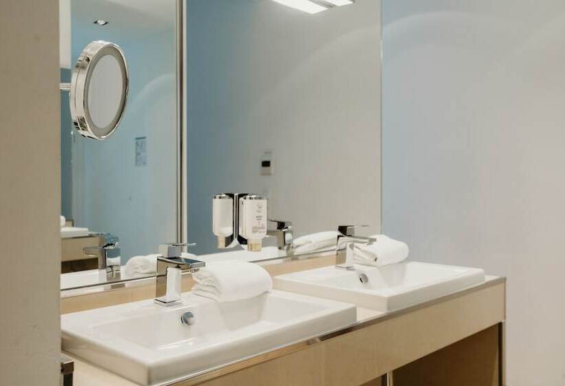 高级单人间, Crystal